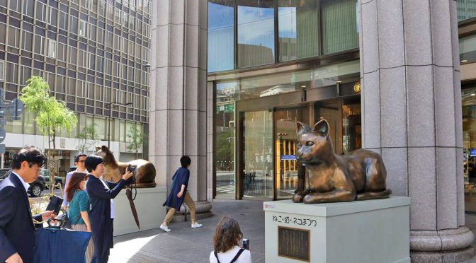 日本橋三越本店に「ねこ像」設置－「ねこ・猫・ネコまつり」記念で、5月13日まで